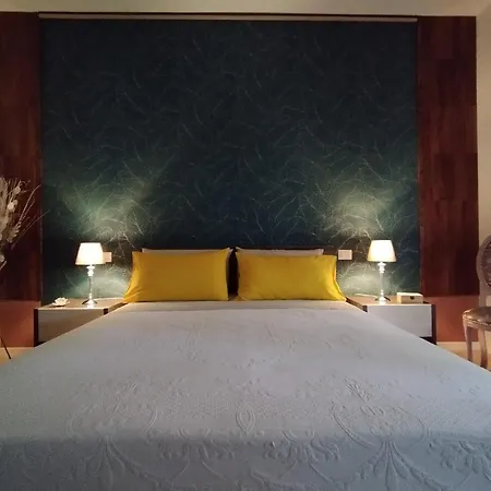 La Dama Dei Fiori Apartment *